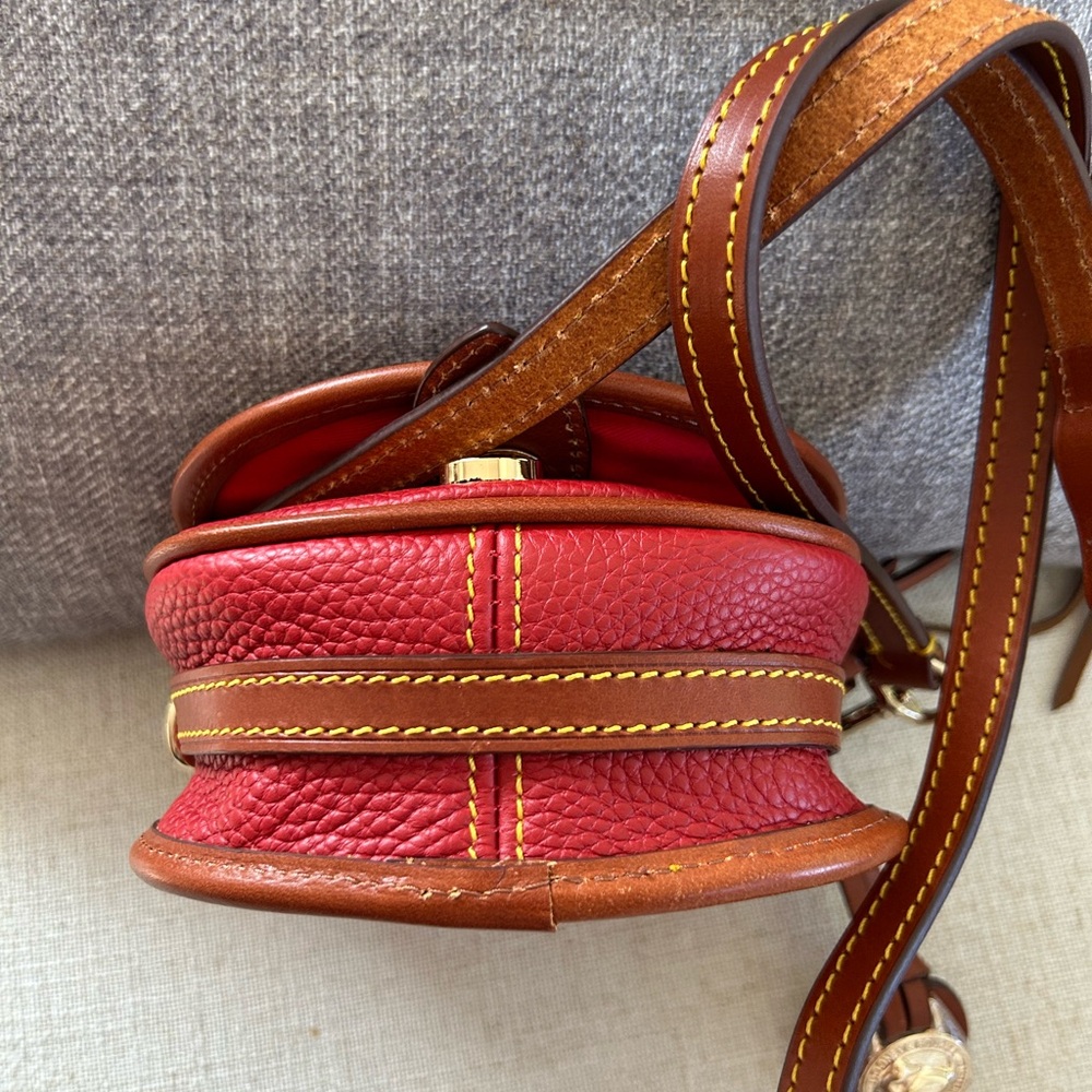 Dooney & Bourke Red Leather Duck bag Crossbody NWT - Picture 5 of 7